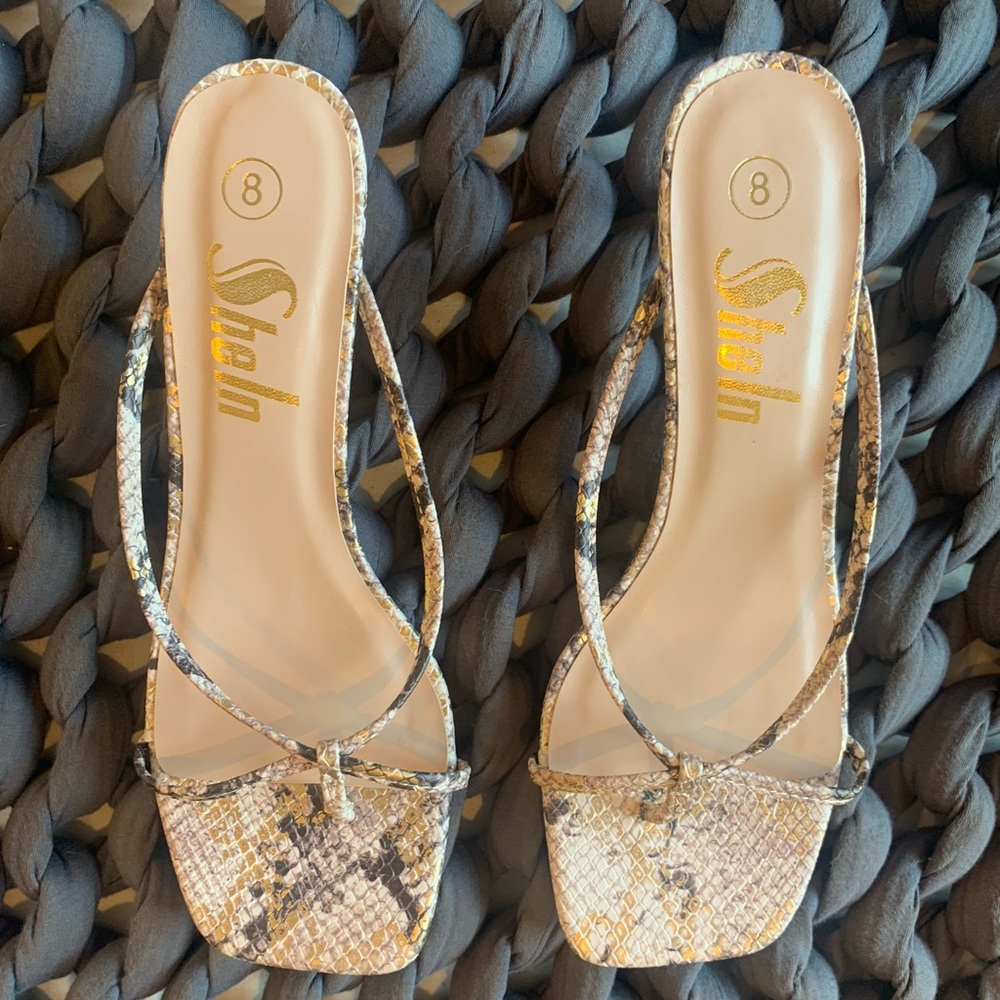 Brand new kitten heels !